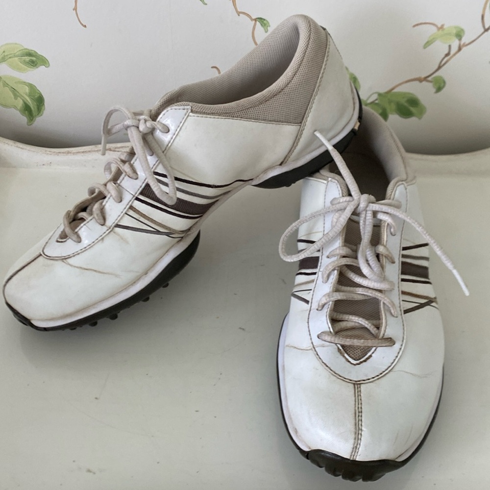 Nike Delight Women’s Golf Shoes - Spikes - Size 7